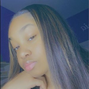 Meet your Posher, Amaria